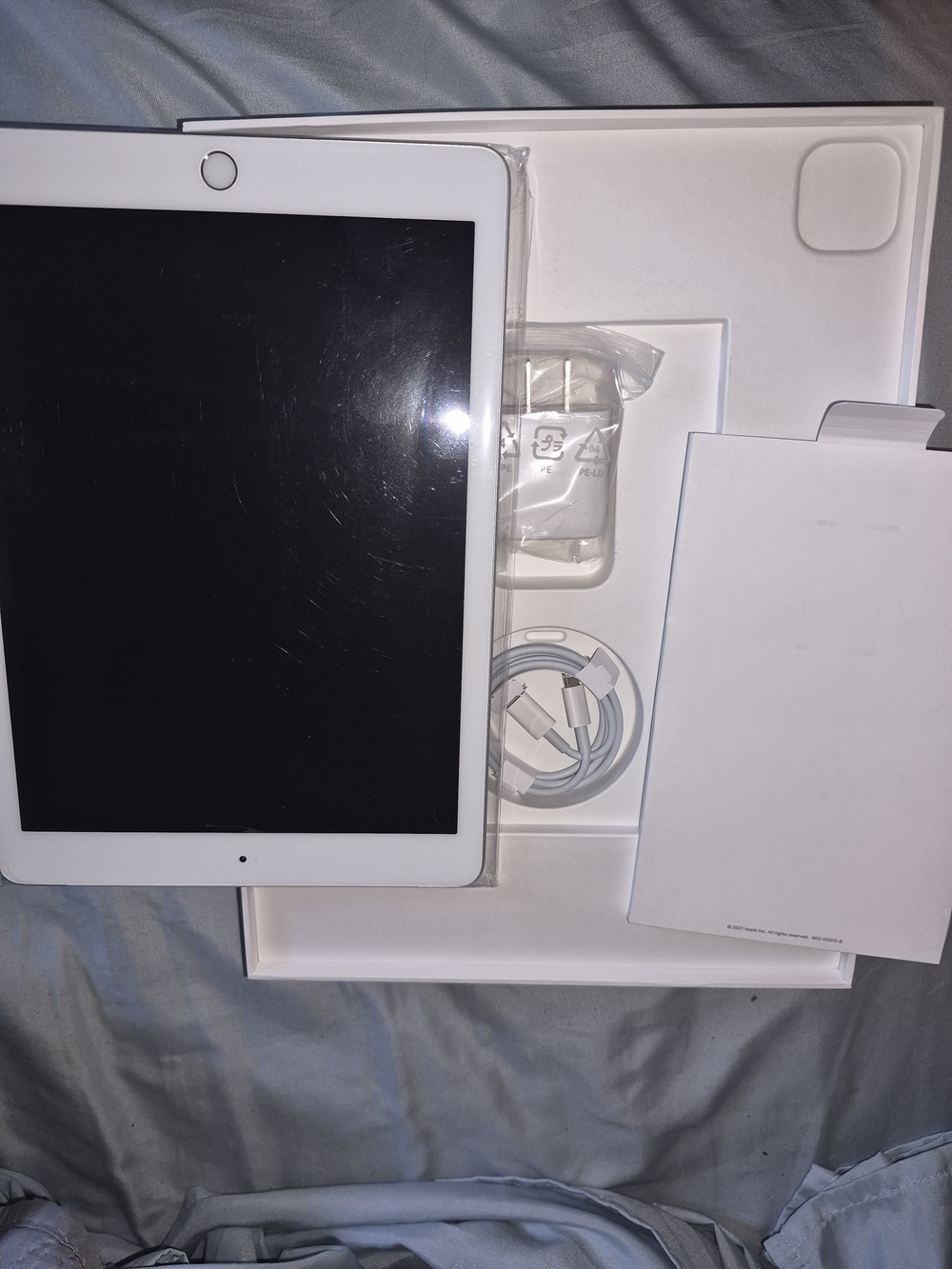Apple iPad 6th Gen Wifi/cellular - Picture 2 of 4